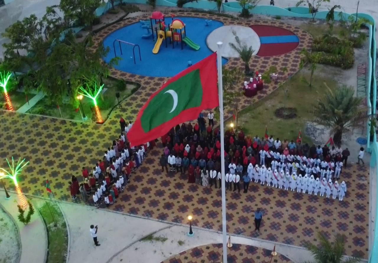 ދިވެހިރާއްޖެގެ 59 ވަނަ މިނިވަންދުވަހުގެ ދިދަ ނެގުމުގެ ޚާއްސަ ރަސްމިއްޔާތު މ.ކޮޅުފުށީގައި ބާއްވައިފި.